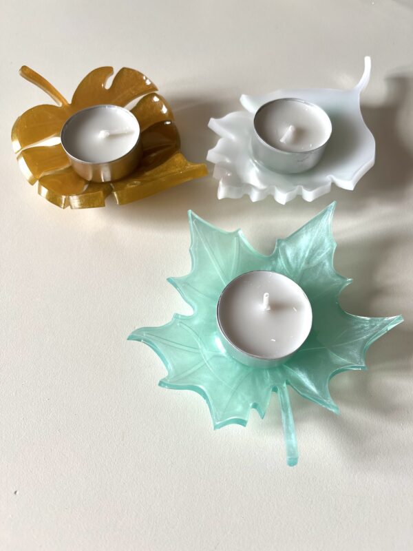 Set foglie portacandele in resina dai colori delicati