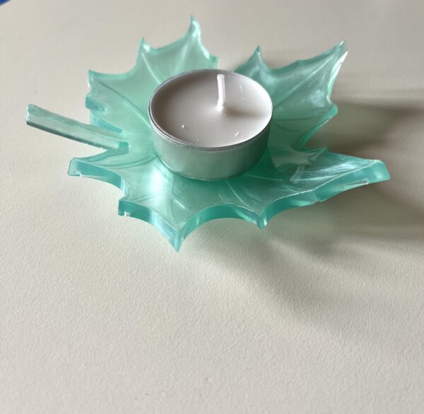 Set foglie portacandele in resina dai colori delicati - immagine 4