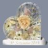 Lampada in resina con rose e fiori vari, base in legno e led - immagine 3