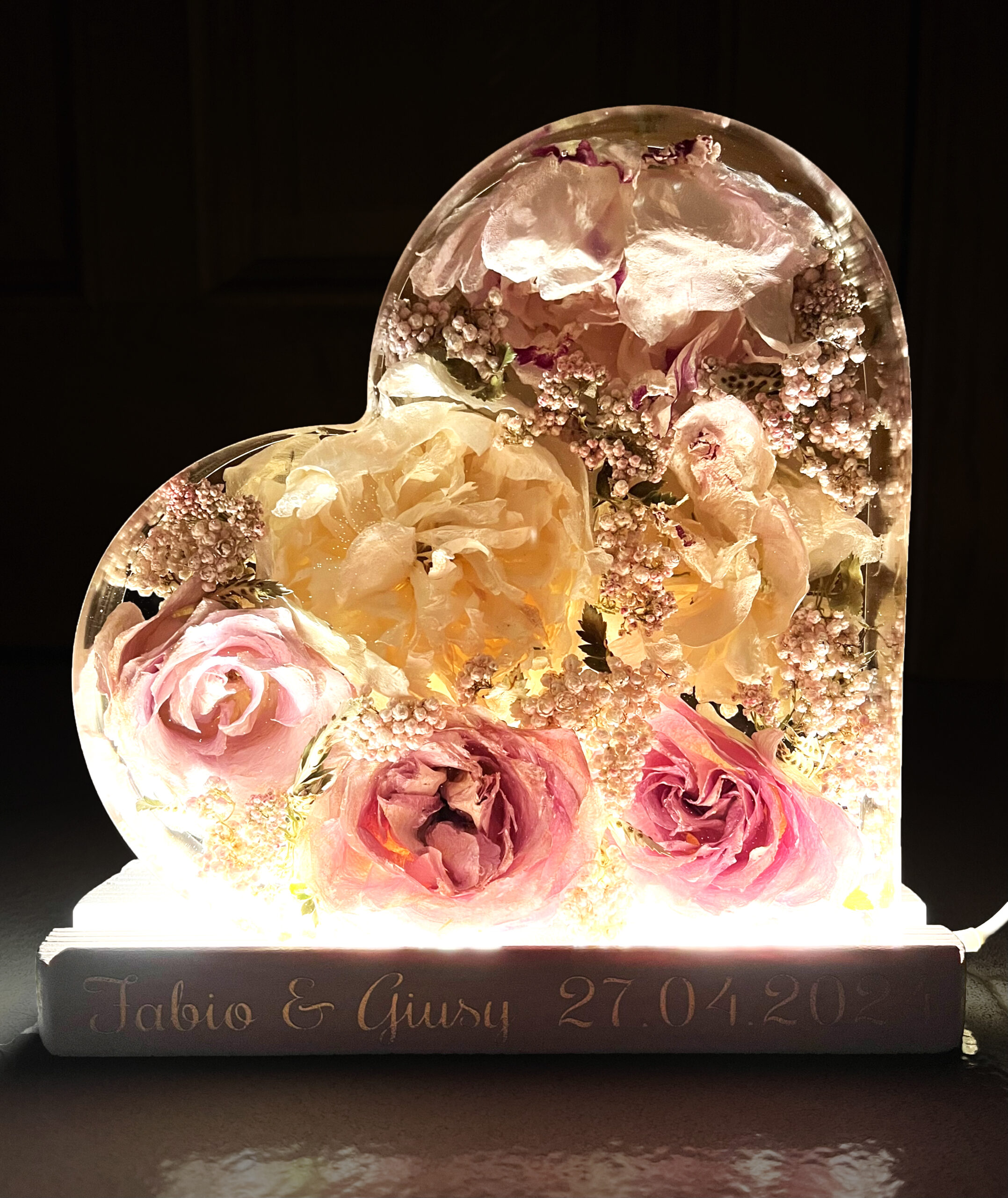 Lampada con bouquet da sposa