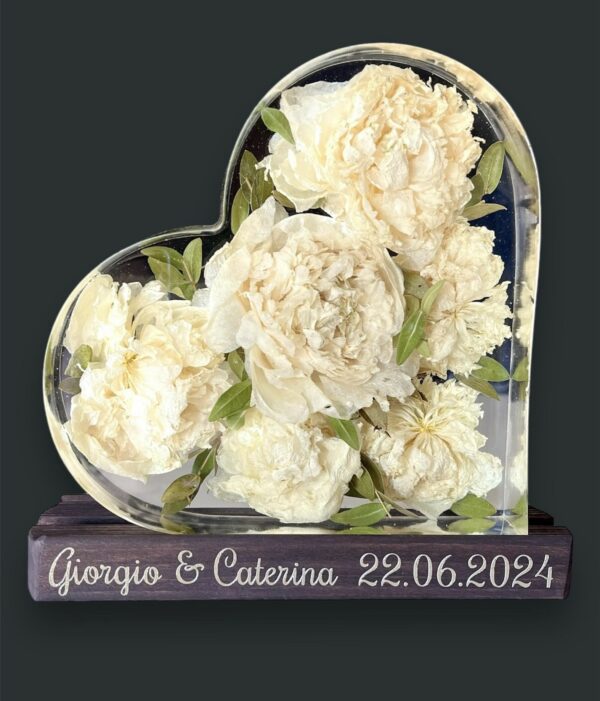 Lampada in resina con bouquet da sposa- peonie - immagine 3